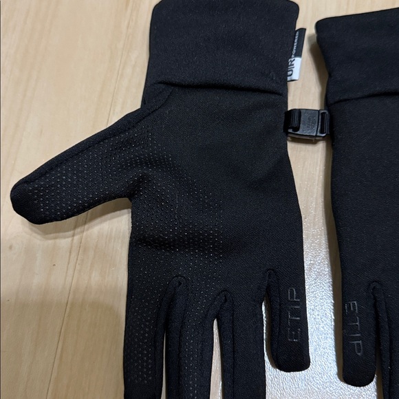 The North Face Black Winter Gloves - Picture 3 of 3